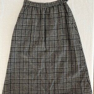 Evan-Picone Skirt Plaid SZ12 100% Wool High-Waist Pleated 1980s Vintage Academia